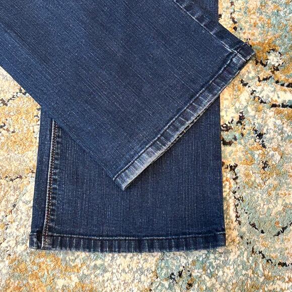 White House Black Market Mid-Rise Bootcut Jeans size 8R - Picture 6 of 9